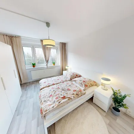 דירה Moderner Plattenbaucharme Mit Wlan *