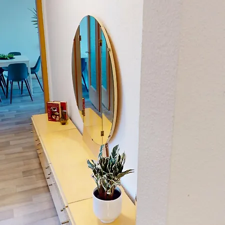 Apartment Moderner Plattenbaucharme