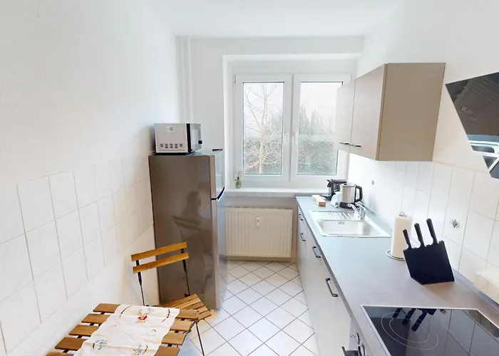 Moderner Plattenbaucharme Mit Wlan Апартаменты *