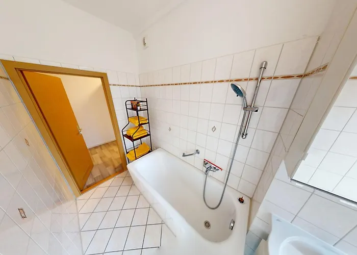 Moderner Plattenbaucharme Mit Wlan Апартаменты Хемниц